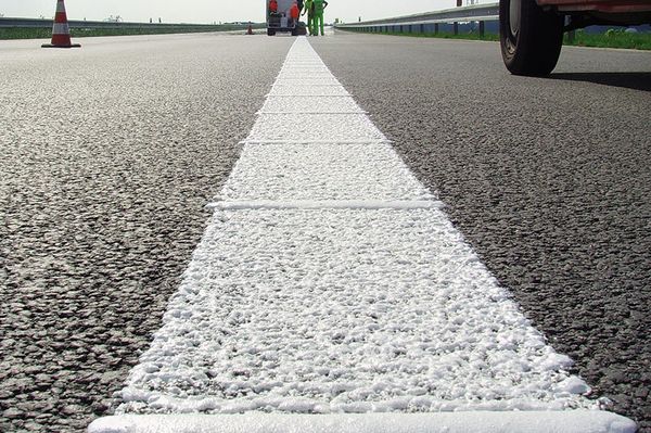 Marcação rodoviária aplicada a frio em Munique